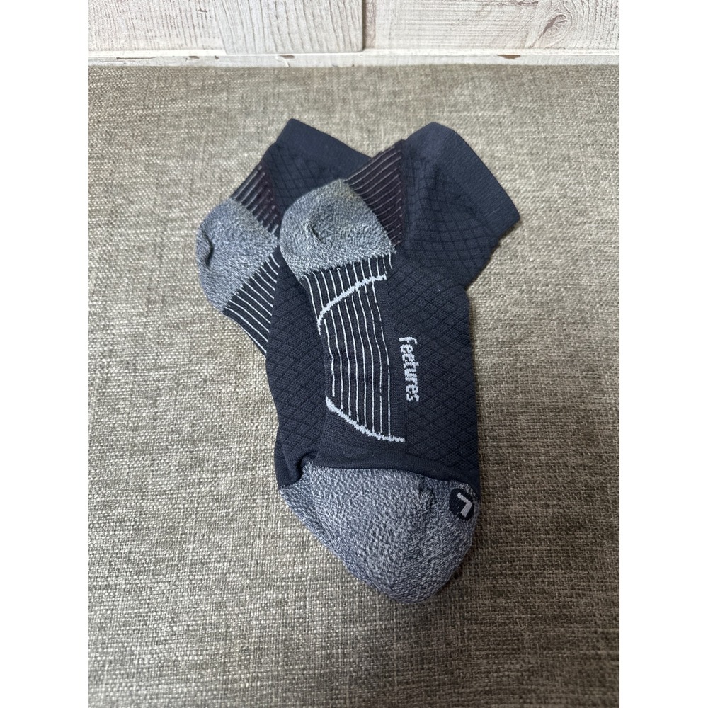 Feetures Elite Light Cushion Ankle Running Socks Gray Black Mens Large L